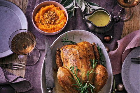 Ganzes Bauckhof-Ofenhähnchen mit feinem Süßkartoffelpüree